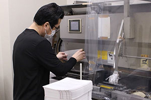 印刷（製本）業務中